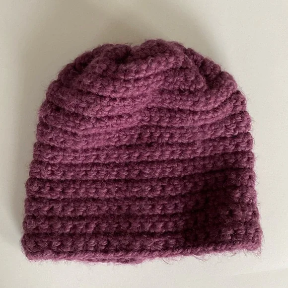 Beanie Chunky Hand Knit Hand Made Hat Purple OS - Picture 1 of 6
